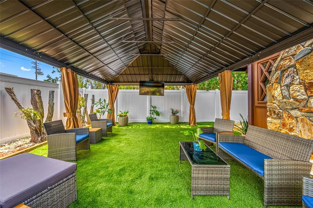 For Sale: $685,000 (4 beds, 3 baths, 2583 Square Feet)