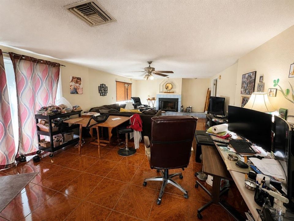 En Venta: $249,900 (3 camas, 2 baños, 1596 Pies cuadrados)