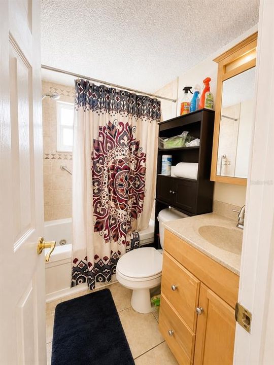 En Venta: $249,900 (3 camas, 2 baños, 1596 Pies cuadrados)