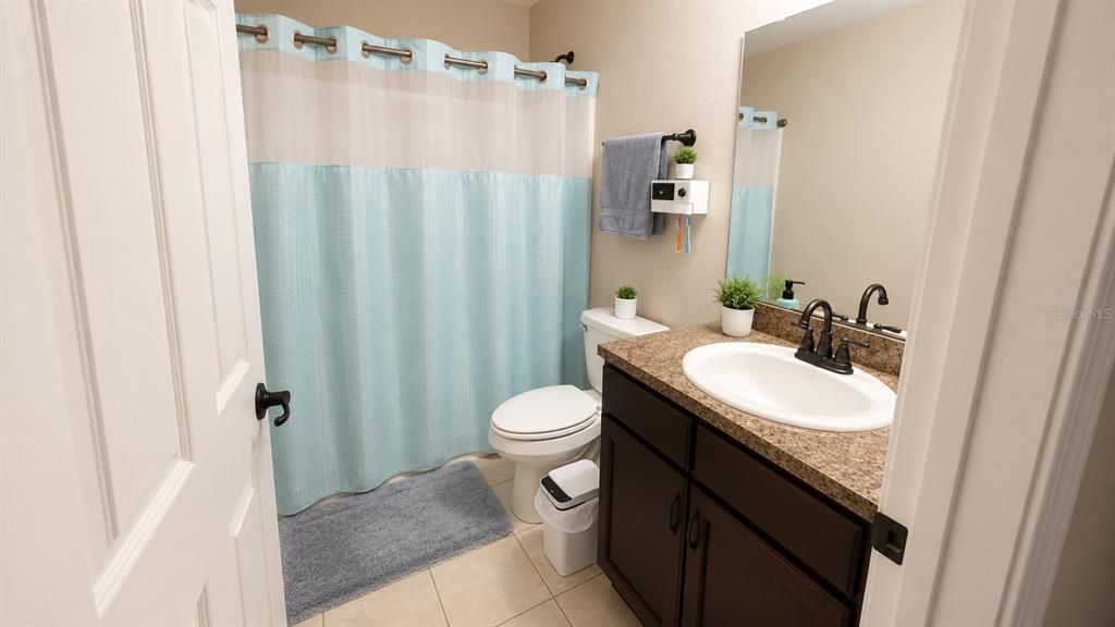For Sale: $230,000 (3 beds, 2 baths, 1332 Square Feet)
