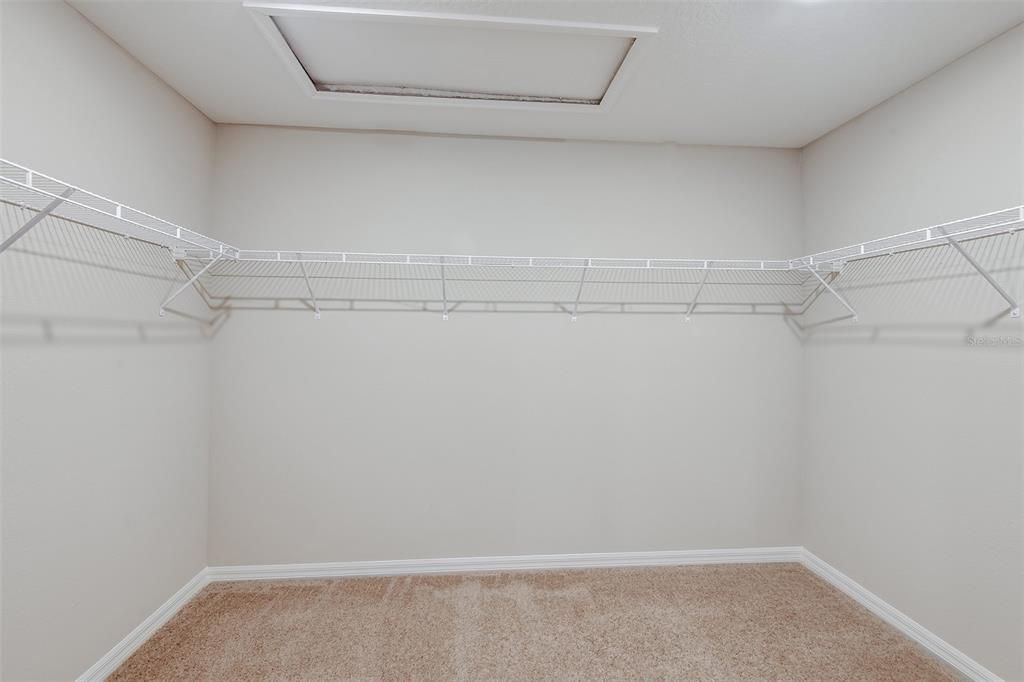 En Venta: $439,990 (5 camas, 3 baños, 3011 Pies cuadrados)