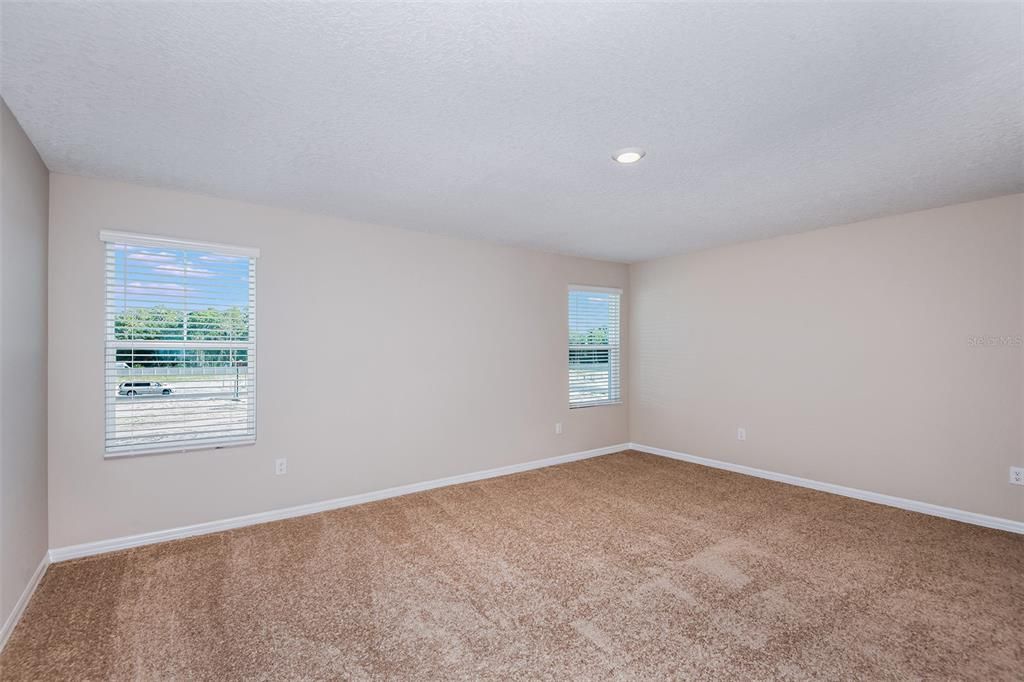 En Venta: $439,990 (5 camas, 3 baños, 3011 Pies cuadrados)