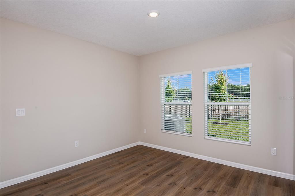 En Venta: $439,990 (5 camas, 3 baños, 3011 Pies cuadrados)