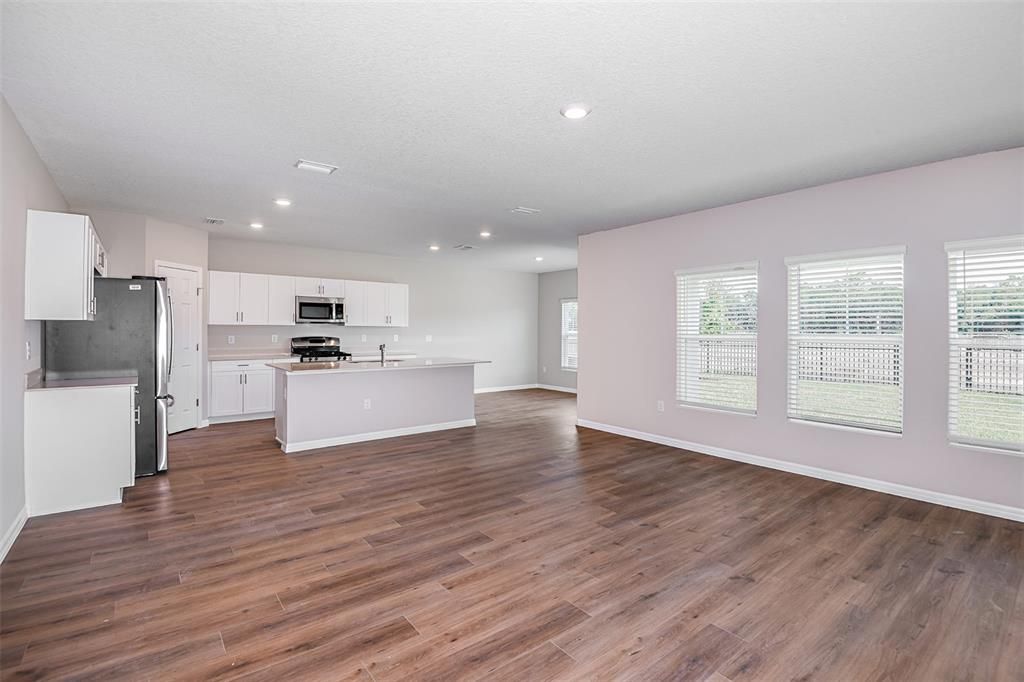 En Venta: $439,990 (5 camas, 3 baños, 3011 Pies cuadrados)