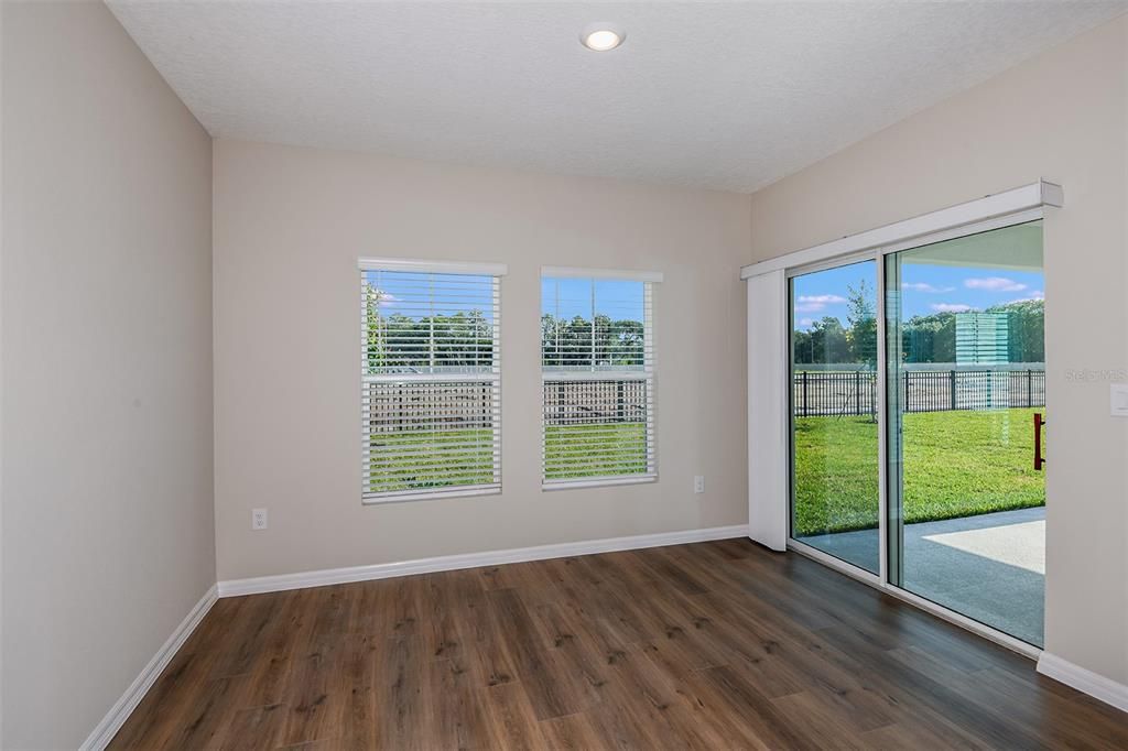 En Venta: $439,990 (5 camas, 3 baños, 3011 Pies cuadrados)