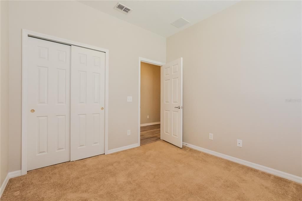 For Sale: $375,000 (3 beds, 2 baths, 2221 Square Feet)