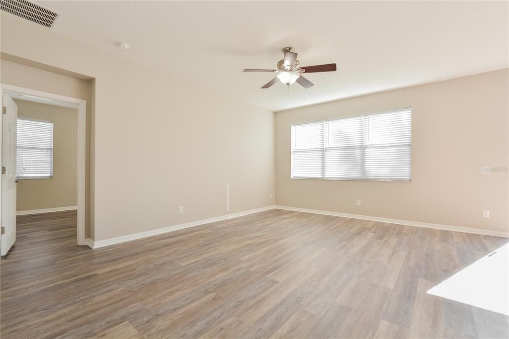 For Sale: $375,000 (3 beds, 2 baths, 2221 Square Feet)