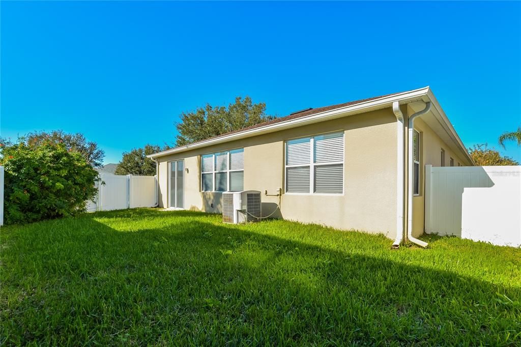 For Sale: $375,000 (3 beds, 2 baths, 2221 Square Feet)
