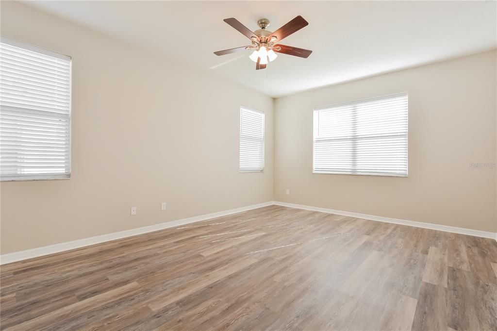 For Sale: $375,000 (3 beds, 2 baths, 2221 Square Feet)