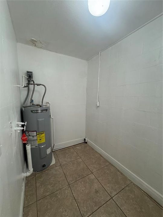 В аренду: $1,725 (2 спален, 1 ванн, 865 Квадратных фут)