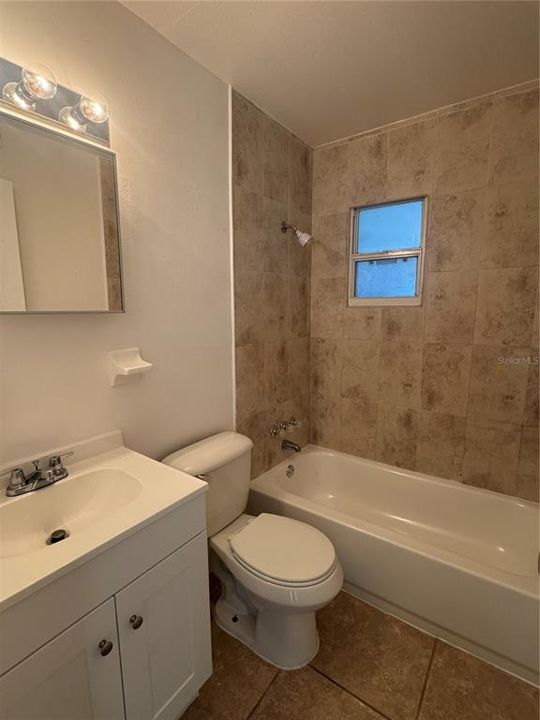 В аренду: $1,725 (2 спален, 1 ванн, 865 Квадратных фут)