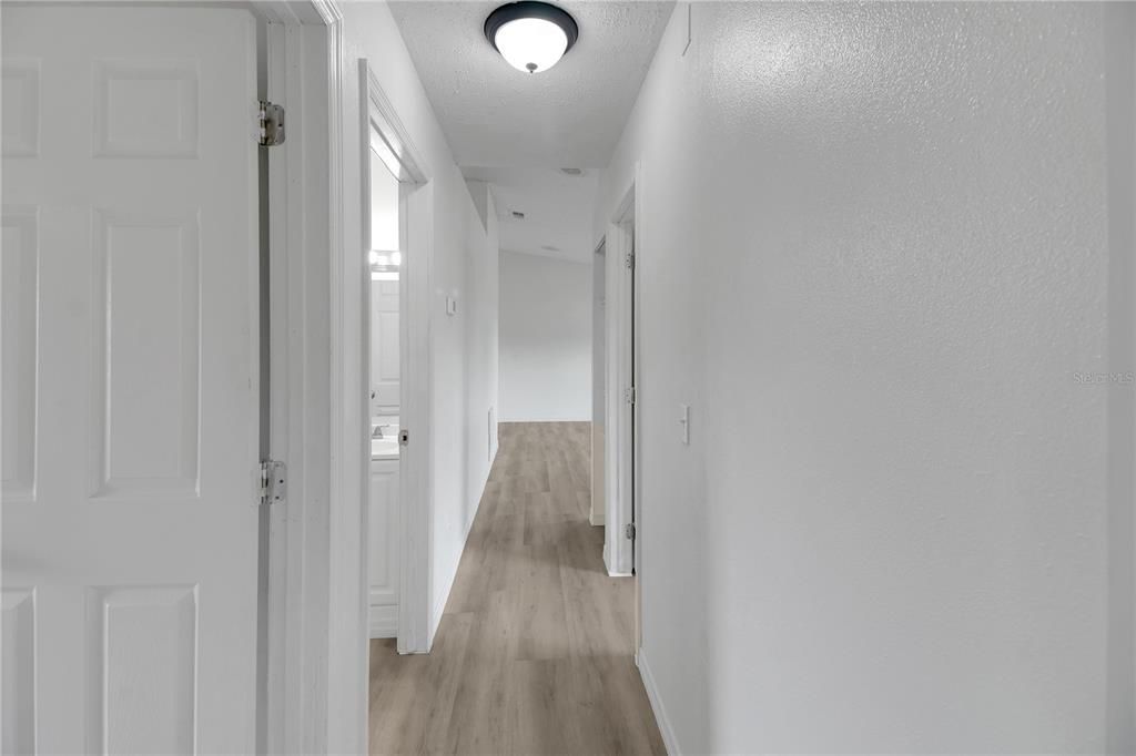На продажу: $249,900 (4 спален, 1 ванн, 1388 Квадратных фут)