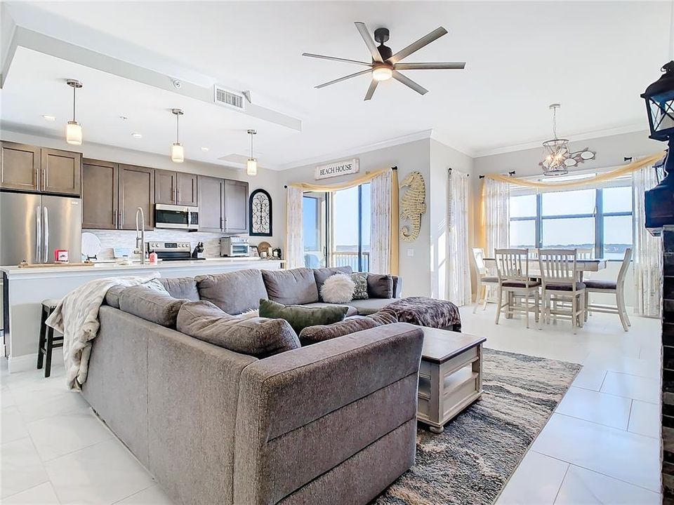 For Sale: $424,900 (3 beds, 3 baths, 1568 Square Feet)