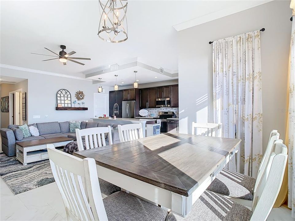 For Sale: $424,900 (3 beds, 3 baths, 1568 Square Feet)