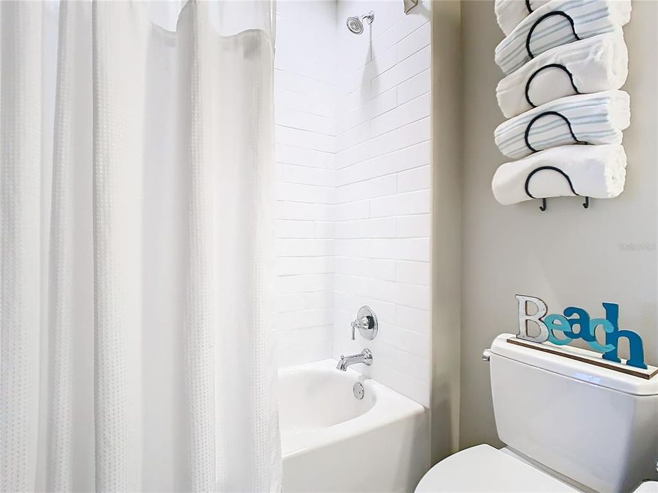 For Sale: $424,900 (3 beds, 3 baths, 1568 Square Feet)