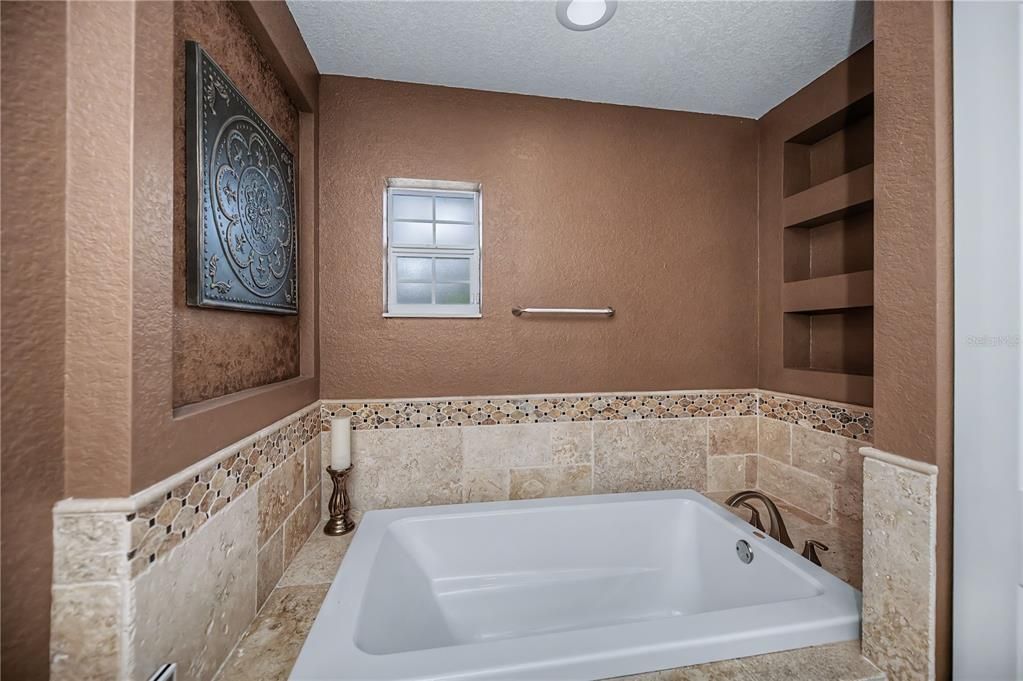 На продажу: $425,000 (3 спален, 2 ванн, 1410 Квадратных фут)
