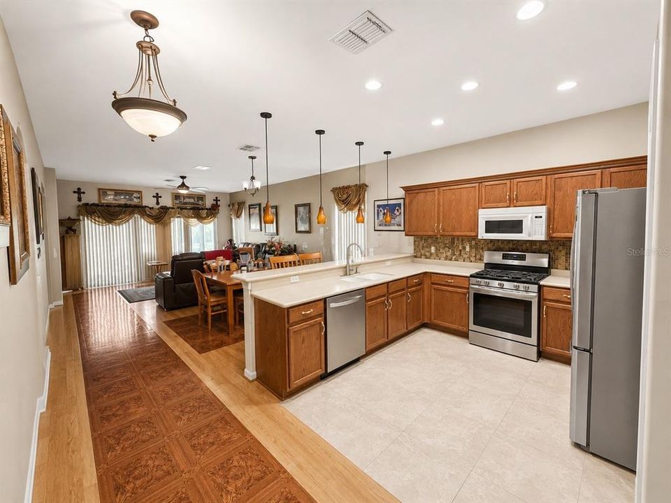 For Sale: $429,900 (4 beds, 3 baths, 2195 Square Feet)