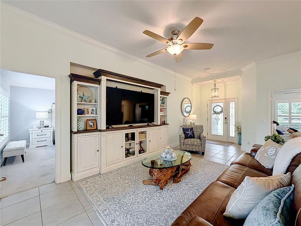 For Sale: $339,900 (3 beds, 2 baths, 1668 Square Feet)