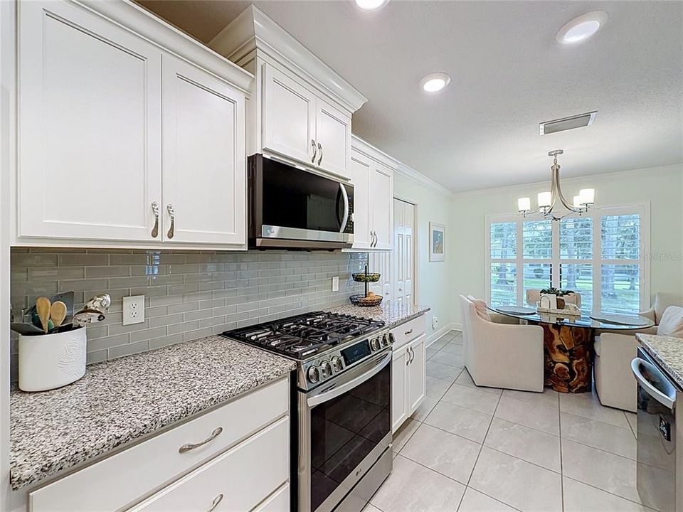 For Sale: $339,900 (3 beds, 2 baths, 1668 Square Feet)