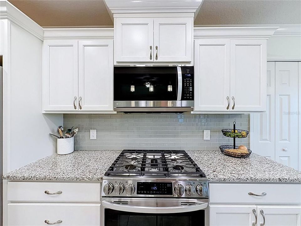 For Sale: $339,900 (3 beds, 2 baths, 1668 Square Feet)
