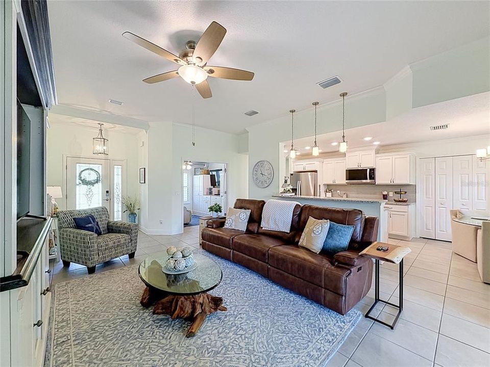 For Sale: $339,900 (3 beds, 2 baths, 1668 Square Feet)