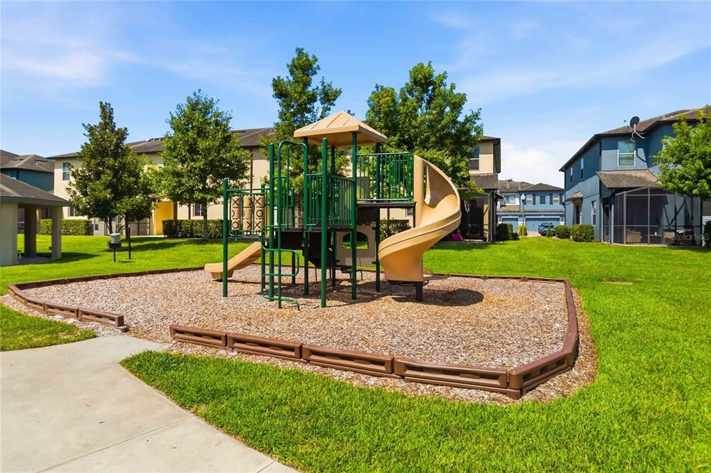 На продажу: $365,000 (3 спален, 2 ванн, 1727 Квадратных фут)