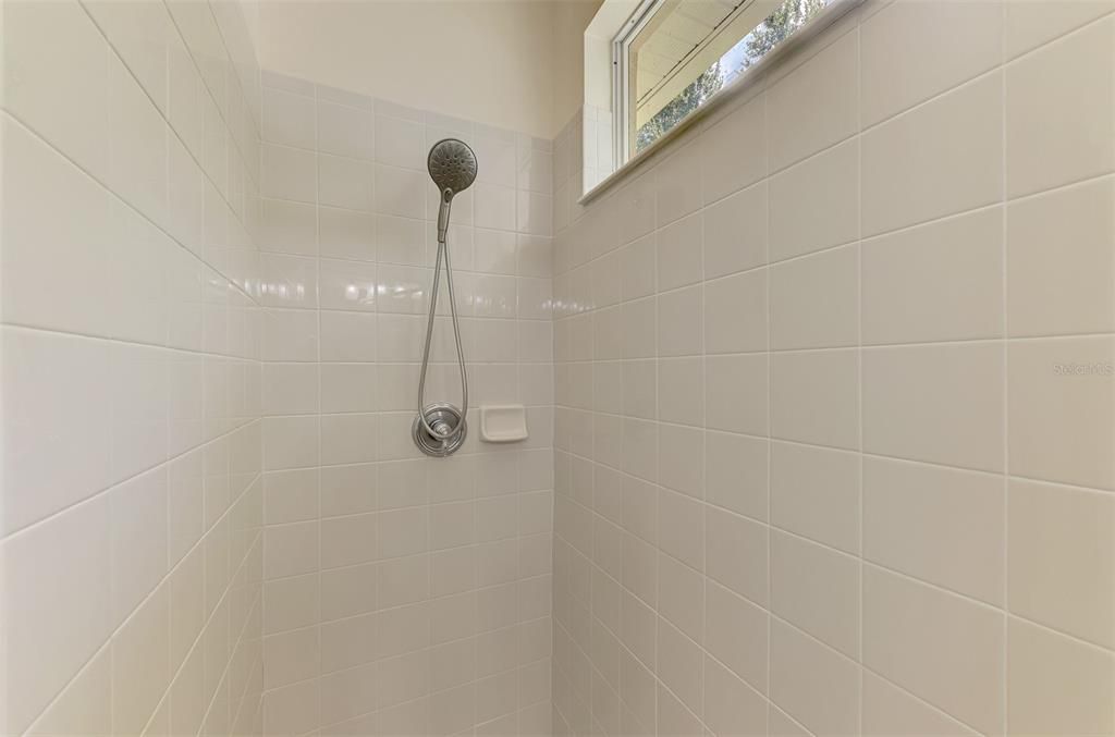 В аренду: $2,350 (2 спален, 2 ванн, 1463 Квадратных фут)