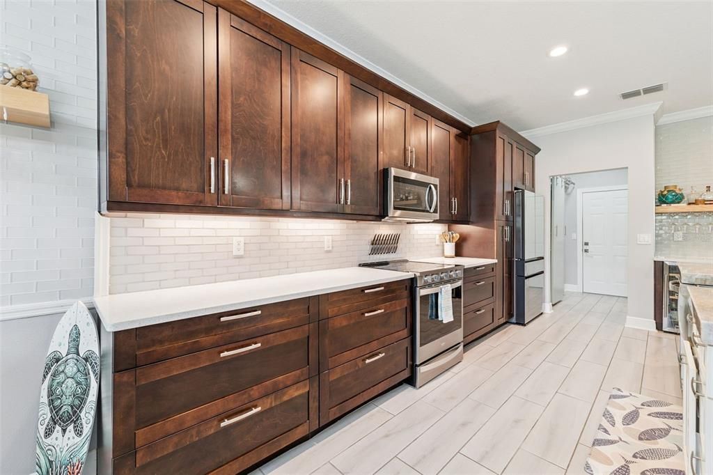 En Venta: $599,900 (4 camas, 2 baños, 2719 Pies cuadrados)