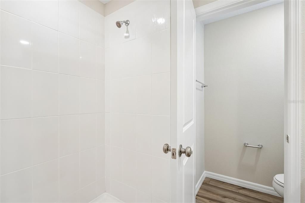 На продажу: $329,990 (3 спален, 2 ванн, 1446 Квадратных фут)