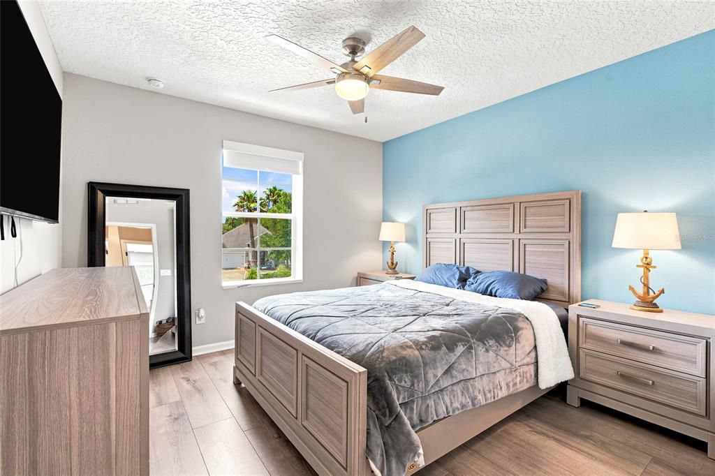 En Venta: $750,000 (4 camas, 2 baños, 2424 Pies cuadrados)