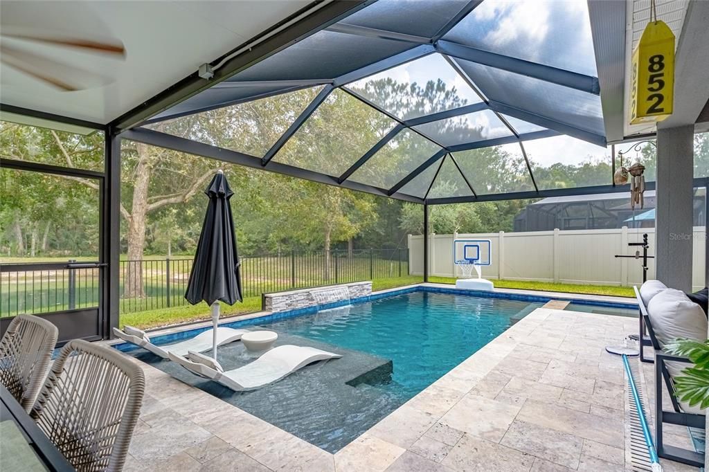 En Venta: $750,000 (4 camas, 2 baños, 2424 Pies cuadrados)
