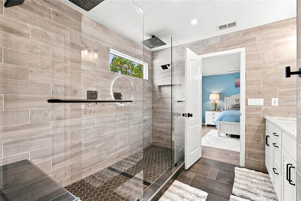 En Venta: $750,000 (4 camas, 2 baños, 2424 Pies cuadrados)
