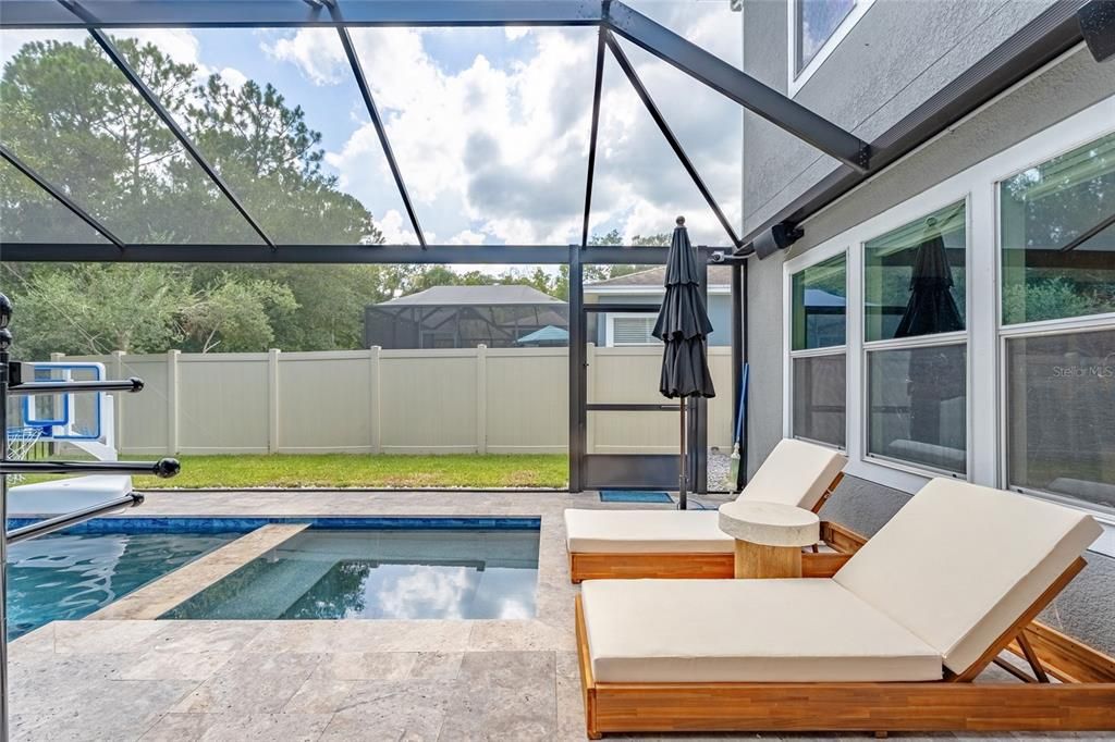 En Venta: $750,000 (4 camas, 2 baños, 2424 Pies cuadrados)