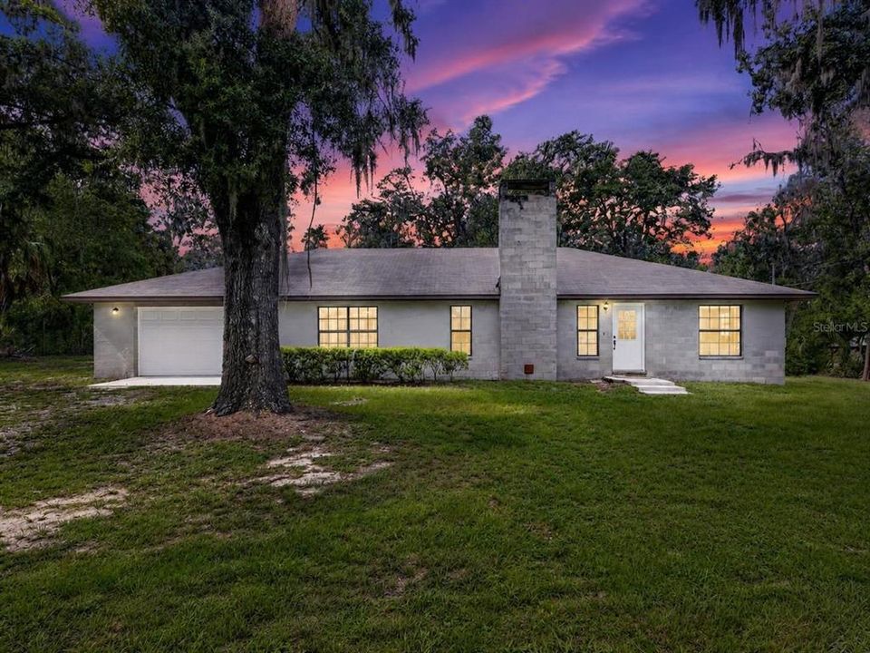 En Venta: $469,900 (3 camas, 2 baños, 1800 Pies cuadrados)