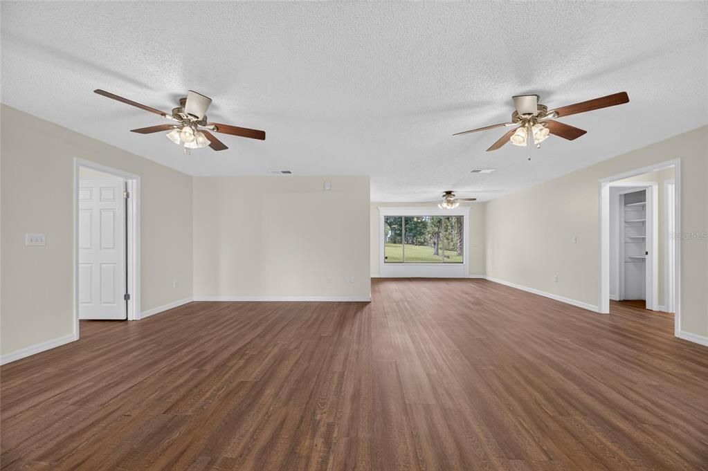 En Venta: $469,900 (3 camas, 2 baños, 1800 Pies cuadrados)