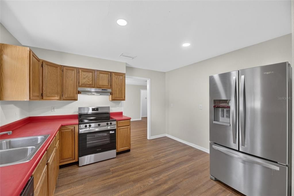 En Venta: $469,900 (3 camas, 2 baños, 1800 Pies cuadrados)