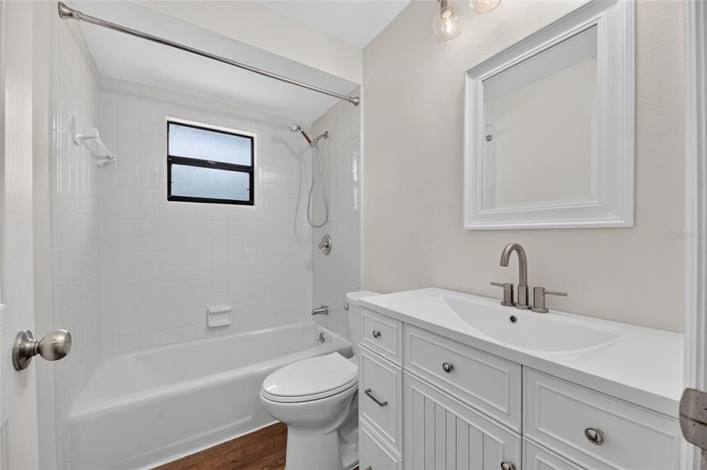 En Venta: $469,900 (3 camas, 2 baños, 1800 Pies cuadrados)