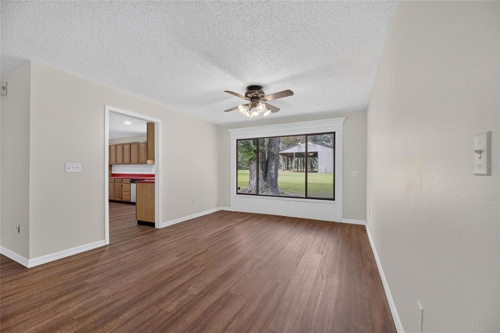 En Venta: $469,900 (3 camas, 2 baños, 1800 Pies cuadrados)