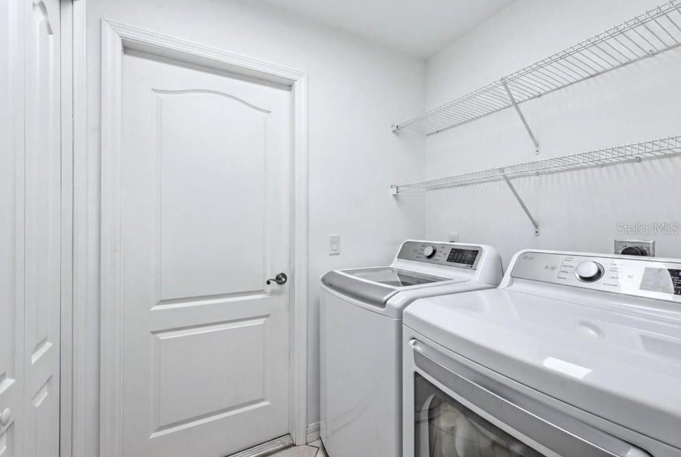 В аренду: $2,500 (2 спален, 2 ванн, 1804 Квадратных фут)