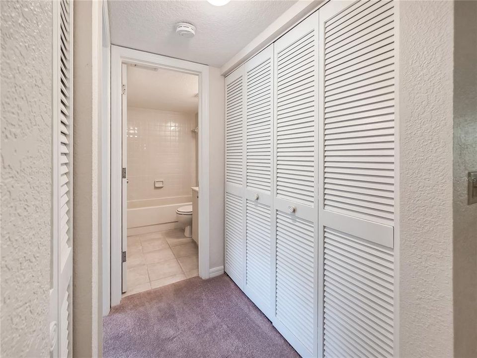 На продажу: $94,900 (2 спален, 2 ванн, 1153 Квадратных фут)