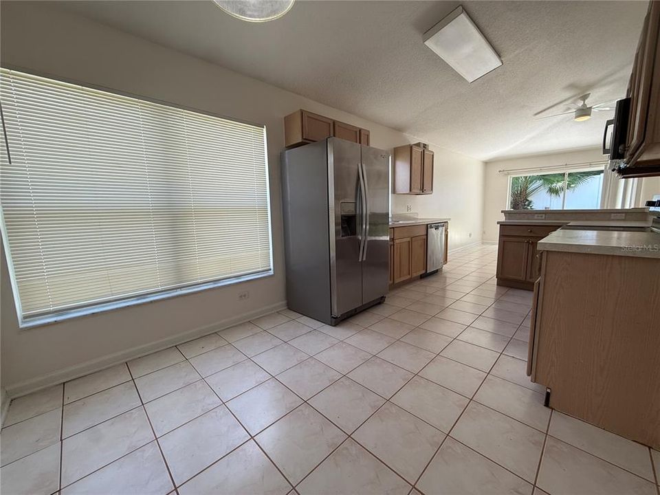 For Rent: $2,600 (3 beds, 2 baths, 1559 Square Feet)