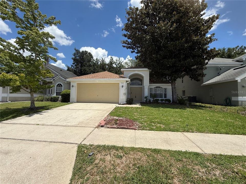 For Rent: $2,600 (3 beds, 2 baths, 1559 Square Feet)
