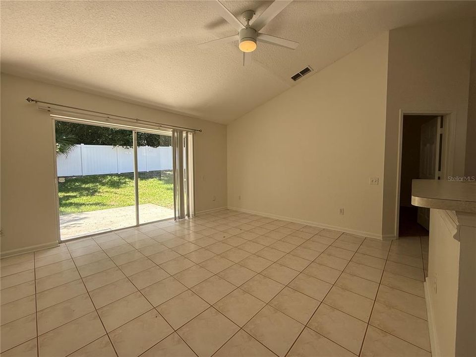 For Rent: $2,600 (3 beds, 2 baths, 1559 Square Feet)