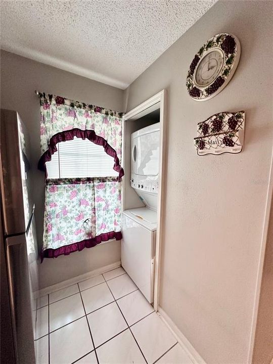 For Sale: $139,900 (2 beds, 1 baths, 835 Square Feet)