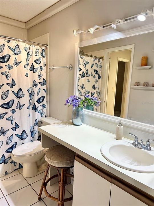 For Sale: $139,900 (2 beds, 1 baths, 835 Square Feet)