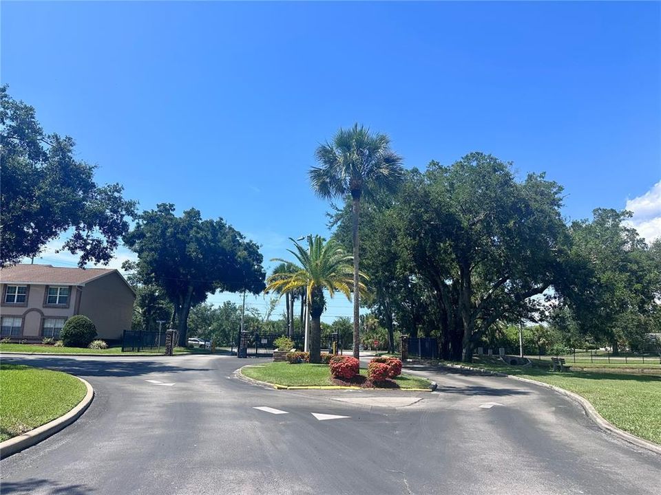 For Sale: $139,900 (2 beds, 1 baths, 835 Square Feet)