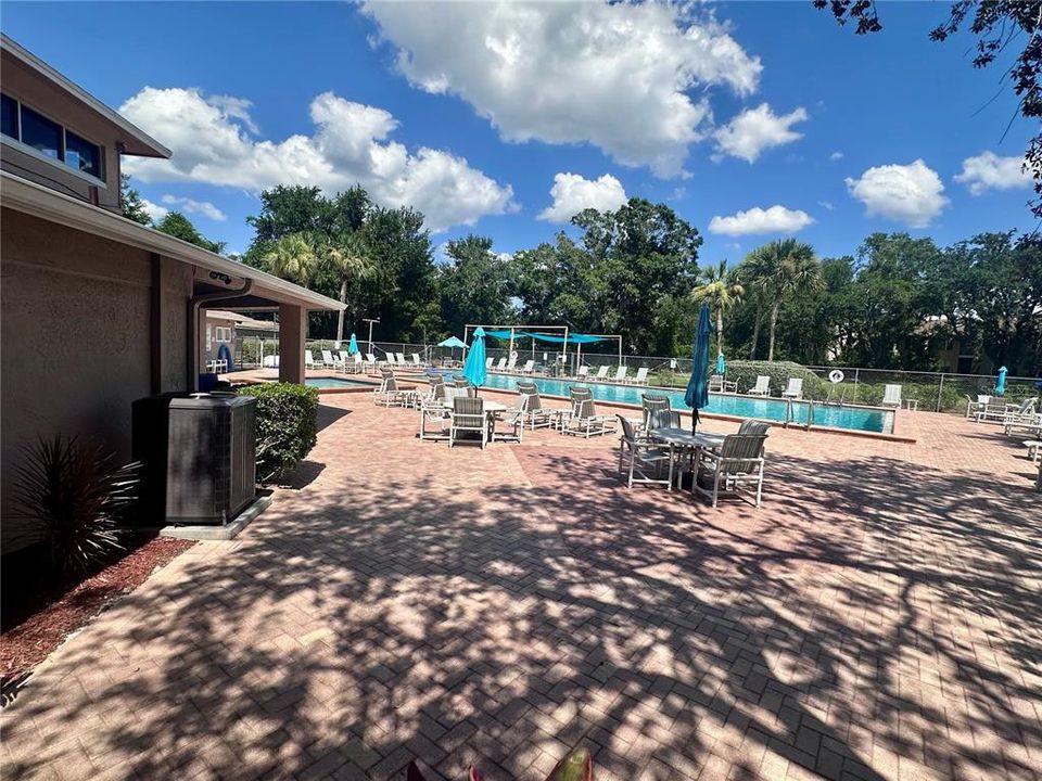 For Sale: $139,900 (2 beds, 1 baths, 835 Square Feet)