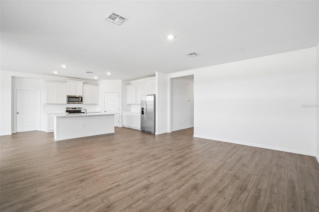 En Venta: $454,900 (4 camas, 3 baños, 2336 Pies cuadrados)