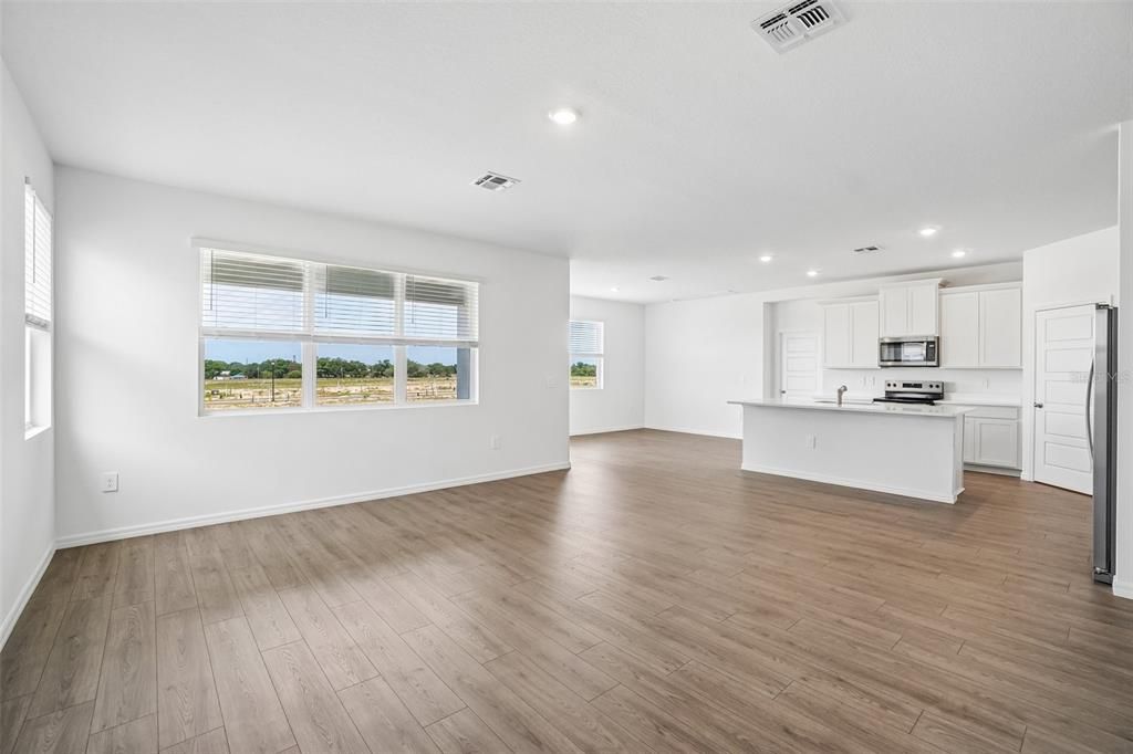 En Venta: $454,900 (4 camas, 3 baños, 2336 Pies cuadrados)