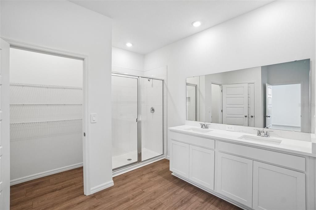 En Venta: $454,900 (4 camas, 3 baños, 2336 Pies cuadrados)